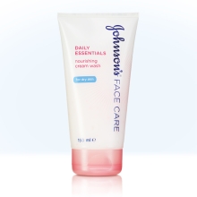 Daily Essentials Nourishing Cream Wash for Dry Skin product image